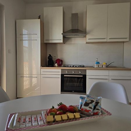 Apartment Ante And Dijana Starigrad Paklenica Exterior foto